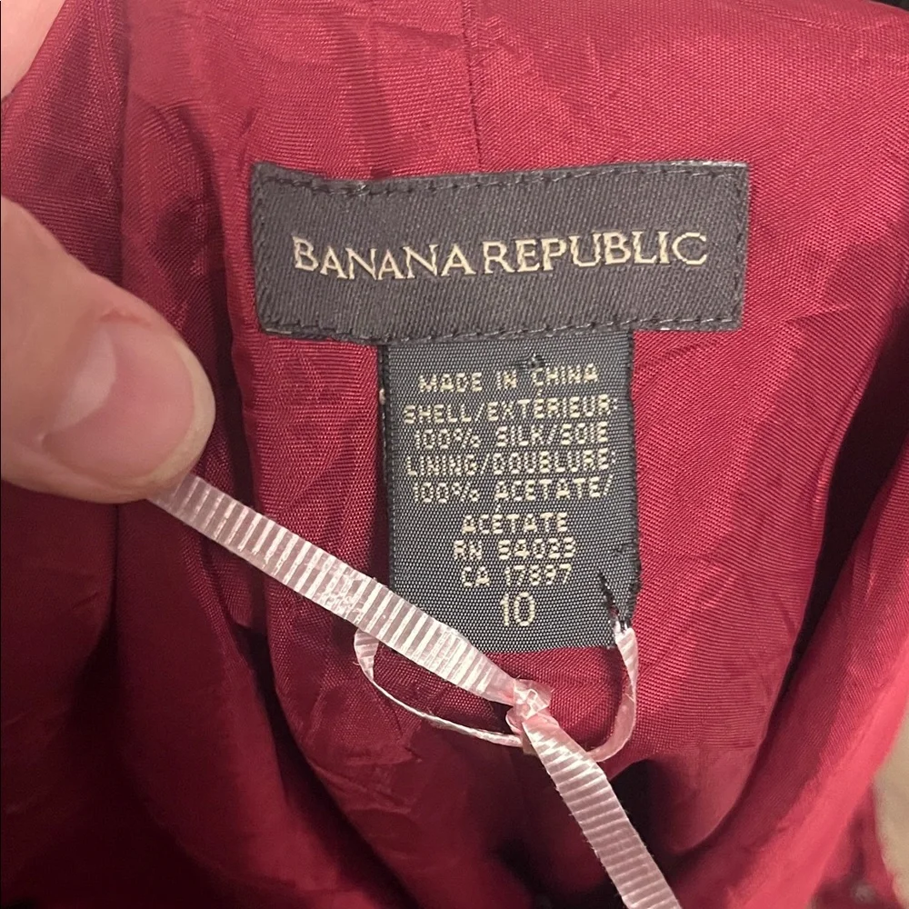 Banana Republic 100% Silk Lined Red and Brown Patterned Dress - Picture 2 of 5